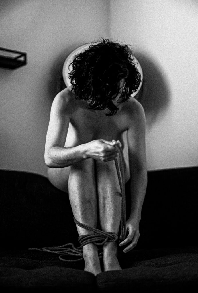 Exposition photographique et rituels performatifs sur les relations amoureuses et lES violences sexisteS ET SEXuelles