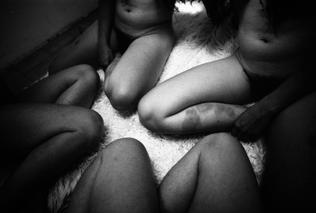 Exposition photographique et rituels performatifs sur les relations amoureuses et lES violences sexisteS ET SEXuelles